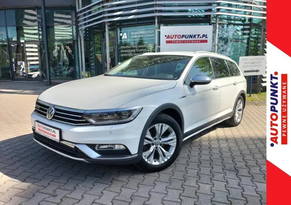 śląskie Volkswagen Passat cena 109900 przebieg: 135094, rok produkcji 2019 z Sanok